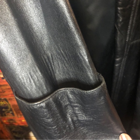 Leather vintage jacket. Oversized small. Fits Large - Picture 7 of 12